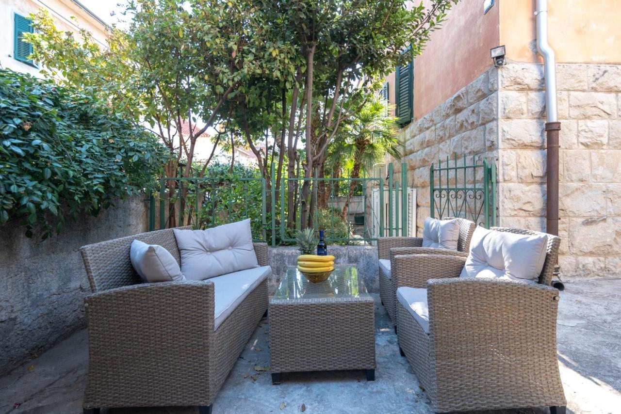 Palm Garden Apartment In Center With Big Terrace Split Extérieur photo