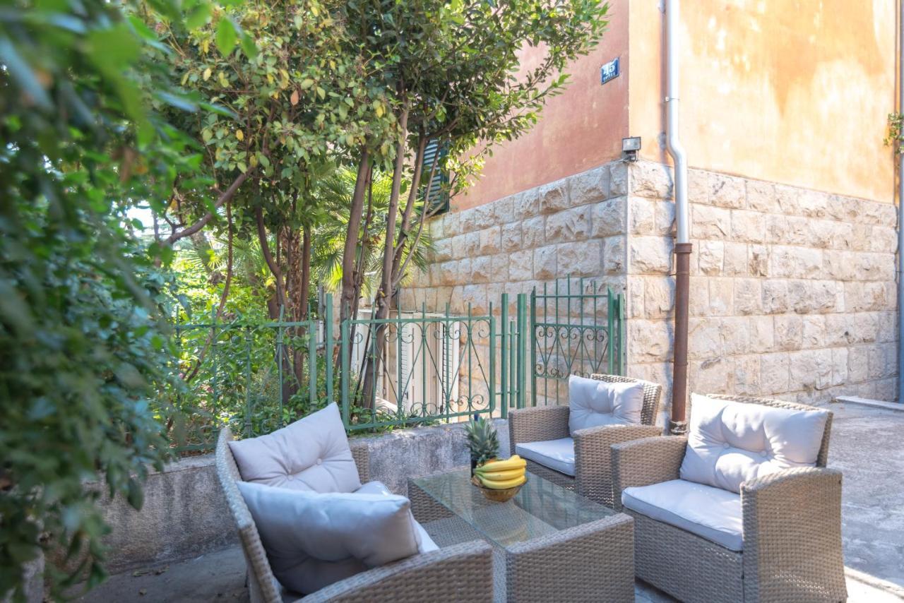 Palm Garden Apartment In Center With Big Terrace Split Extérieur photo