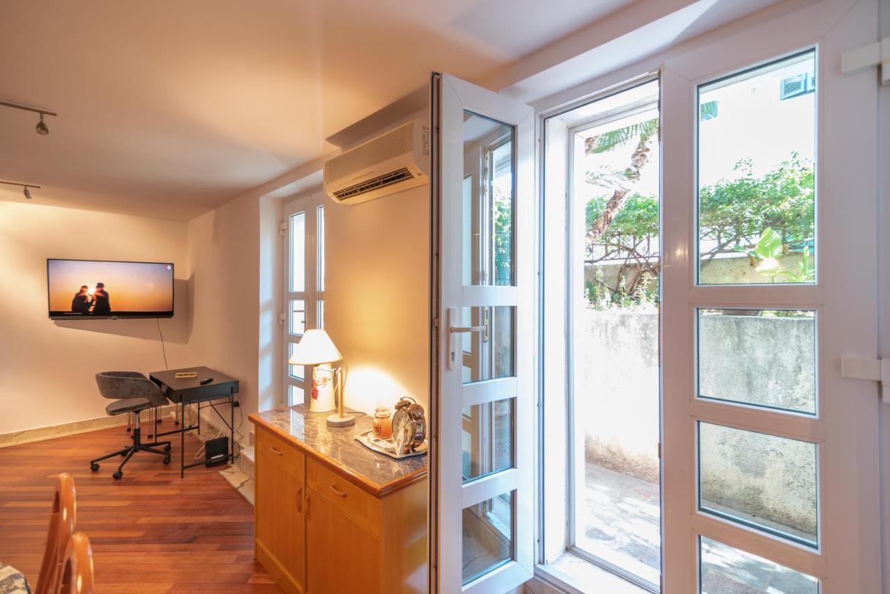Palm Garden Apartment In Center With Big Terrace Split Extérieur photo